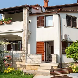 https://apartments-nena-pula.pula-hotels.org